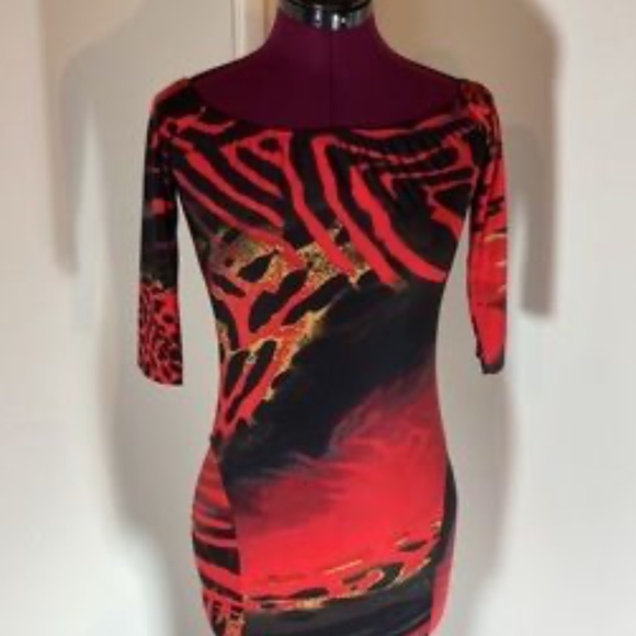 Ducci Stunning Mermaid Dress with Half Sleeves, Off the Shoulder or Boat neck - Picture 2 of 11